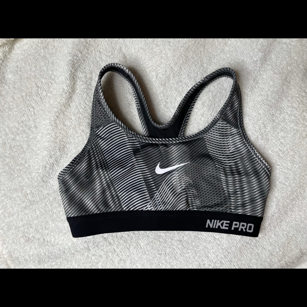 Nike Pro